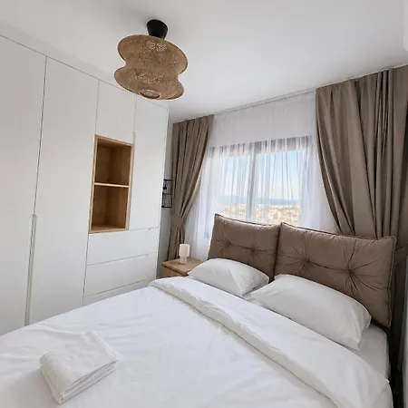 Luxury Cyprus Retreat With Rooftop & Sea View At Northern Cyprus Apartman