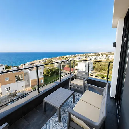 Luxury Cyprus Retreat With Rooftop & Sea View At Northern Cyprus Apartman Paralímni
