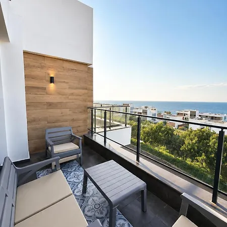 Lejlighed Luxury Cyprus Retreat With Rooftop & Sea View At Northern Cyprus