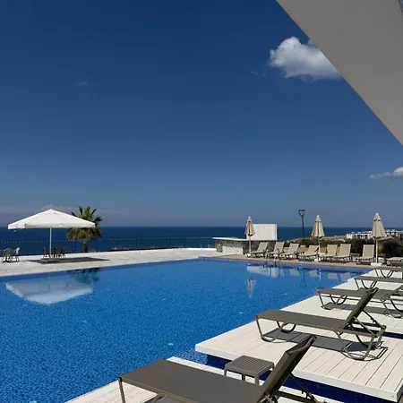 Luxury Cyprus Retreat With Rooftop & Sea View At Northern Cyprus *